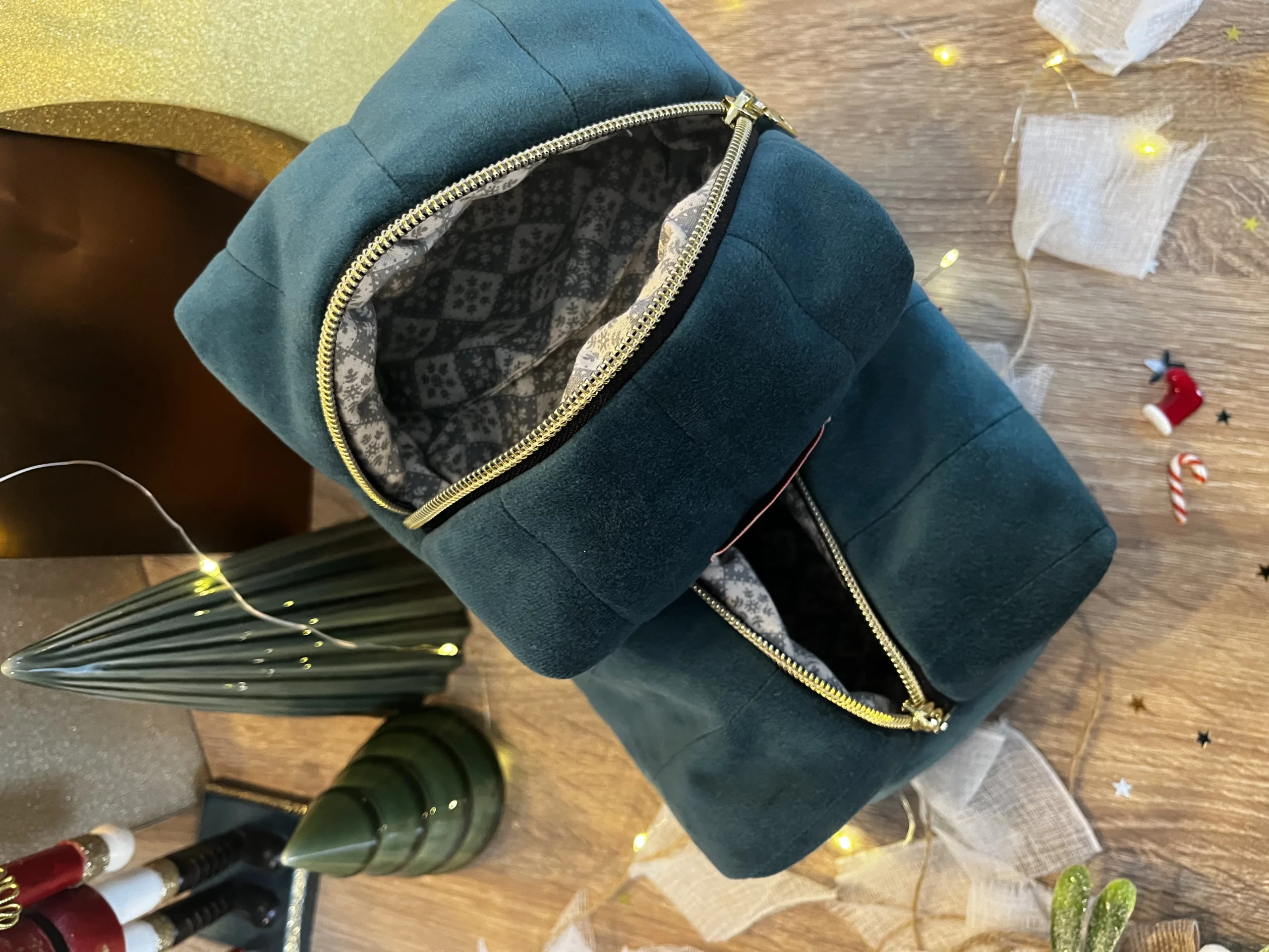 Lot 2 trousses de toilette **Edition Limitée Noël** – Image 5